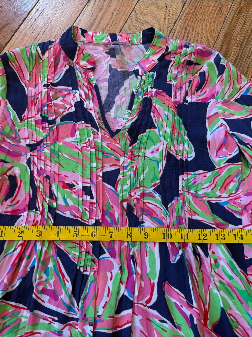 Lilly Pulitzer Sarasota Tunic Top In The Vias Navy Blue Pink Green Floral Sz XXS - Picture 10 of 12